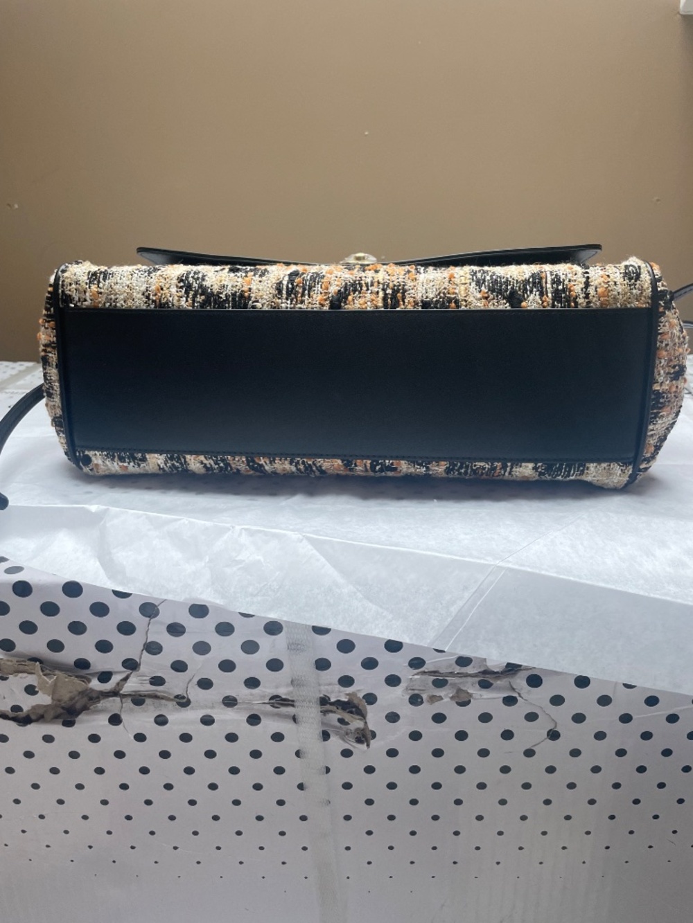 Chanel 26A Urban Essential East West Shopping Bag - Leopard Print Tweed & Black - Picture 13 of 15